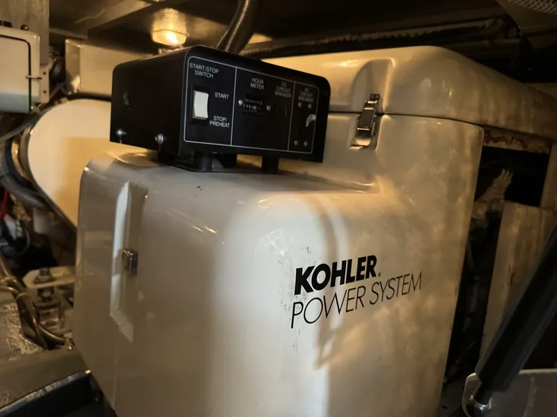 Slide: The Image of Carver 445 Aft Cabin Motor Yacht 1997 - 5600065