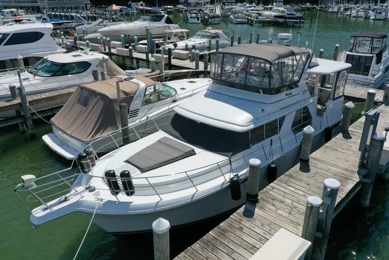 Slide: The Image of Carver 445 Aft Cabin Motor Yacht 1997 - 5600072