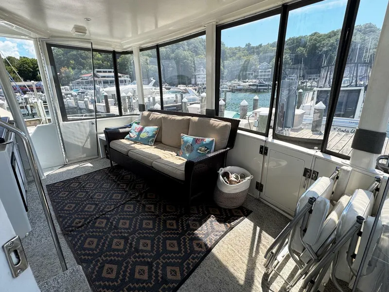 Slide: The Image of Carver 445 Aft Cabin Motor Yacht 1997 - 5600051