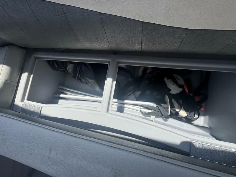 Slide: The Image of Leisure Kraft Pontunes Inc Prestige 2635 LX Tri-Toon 2021 - 5604001