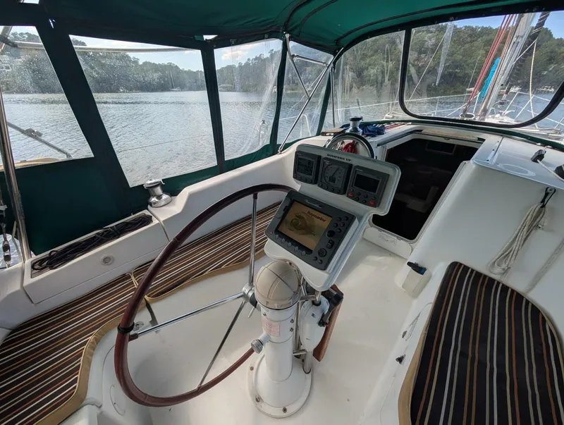 Slide: The Image of Beneteau 373 2006 - 5600765