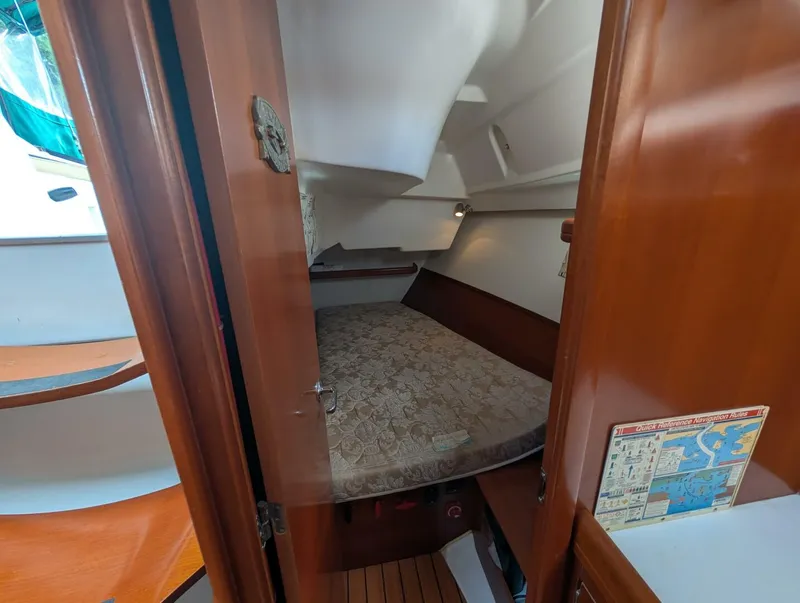 Slide: The Image of Beneteau 373 2006 - 5600768