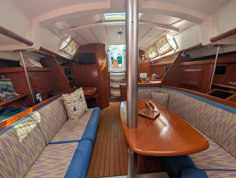 Slide: The Image of Beneteau 373 2006 - 5600748