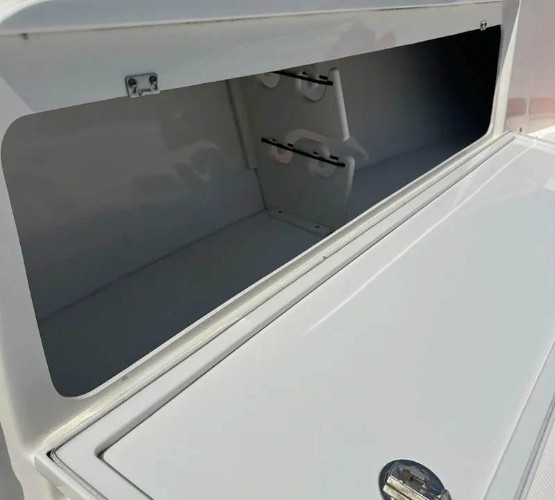 Slide: The Image of Everglades 350 Center Console 2007 - 5600804