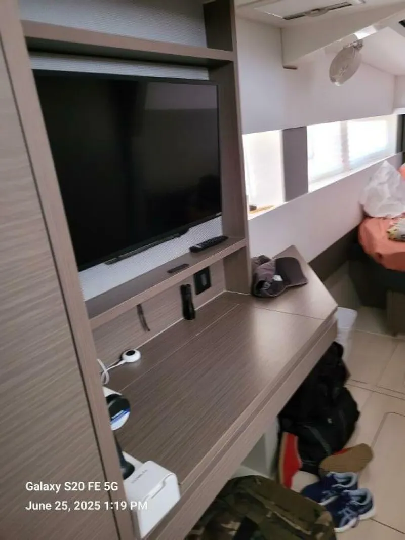 Slide: The Image of Leopard 45 2022 - 5601043