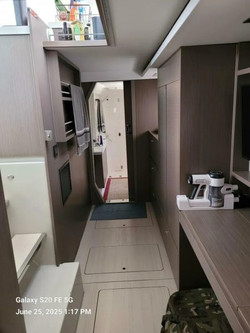 Slide: The Image of Leopard 45 2022 - 5601042