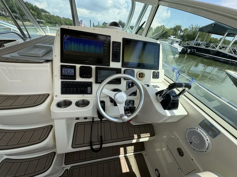 Slide: The Image of 2009 Wellcraft 340 Coastal - 5601244
