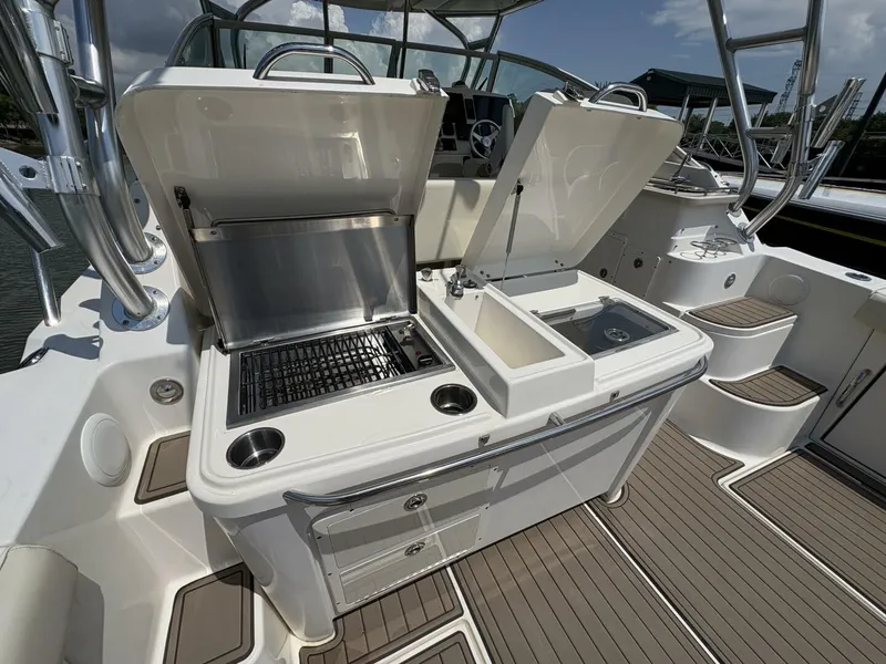 Slide: The Image of 2009 Wellcraft 340 Coastal - 5601264