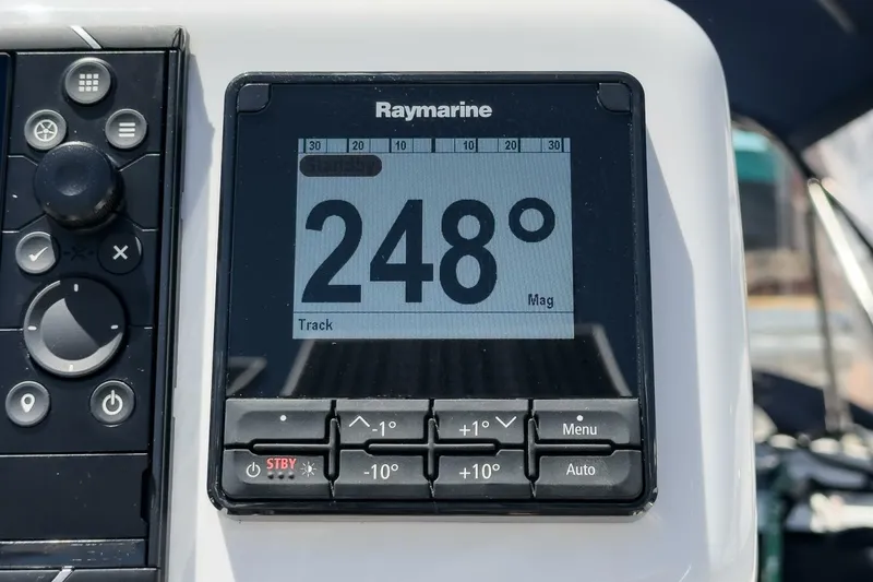 Slide: The Image of Hunter 37 1988 - 5604122