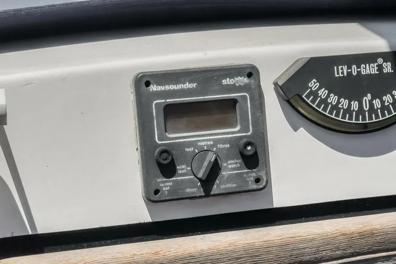 Slide: The Image of Hunter 37 1988 - 5604125