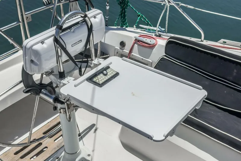 Slide: The Image of Hunter 37 1988 - 5604129