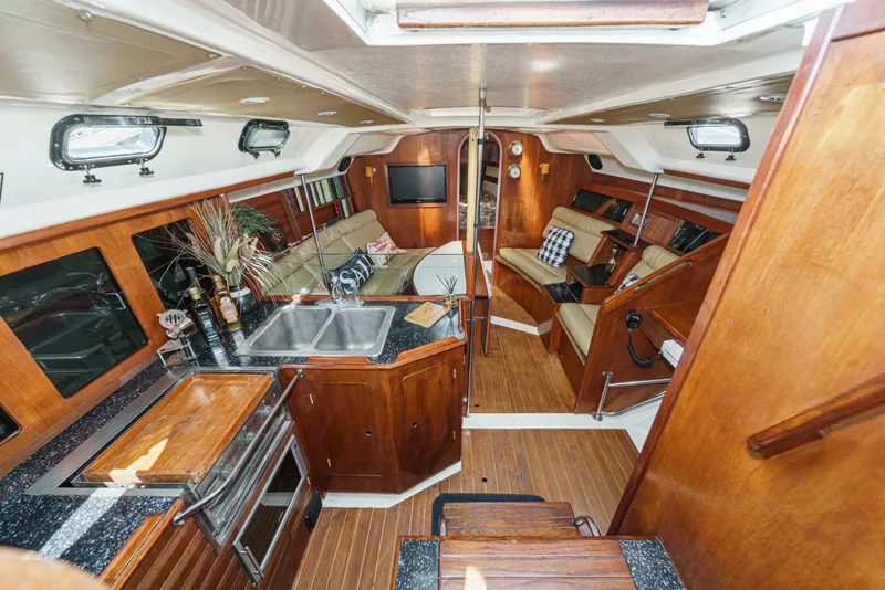 Slide: The Image of Hunter 37 1988 - 5604131