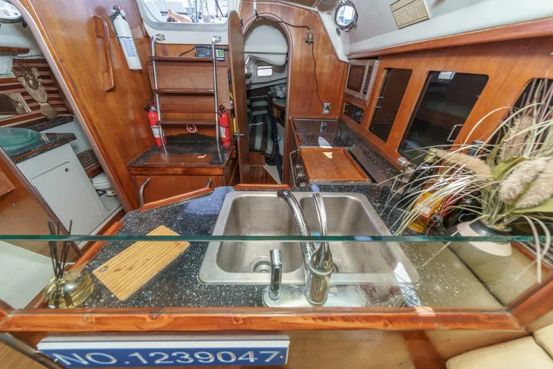 Slide: The Image of Hunter 37 1988 - 5604134