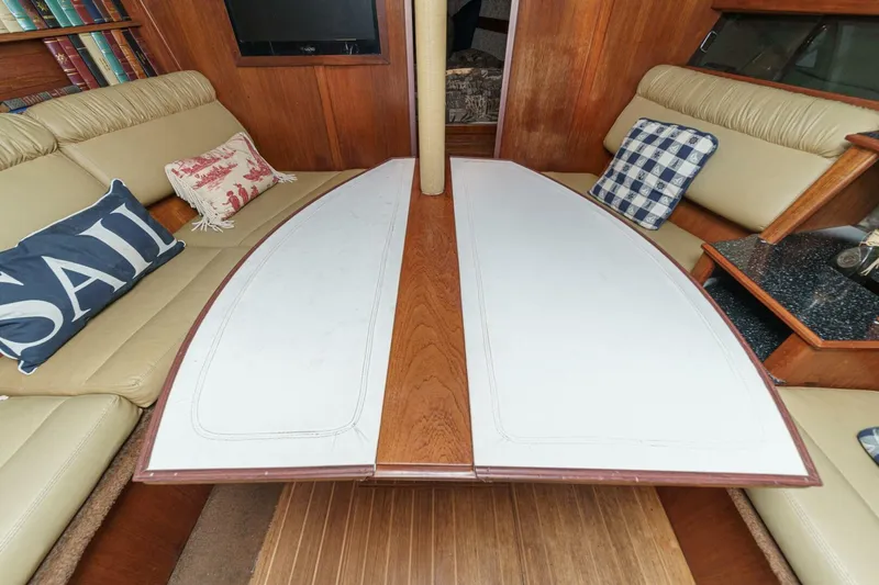 Slide: The Image of Hunter 37 1988 - 5604141