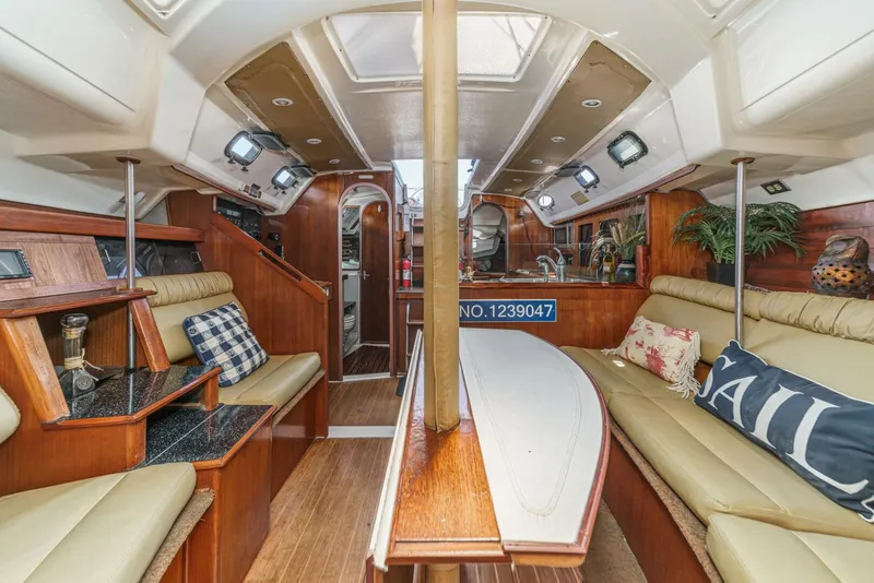 Slide: The Image of Hunter 37 1988 - 5604146