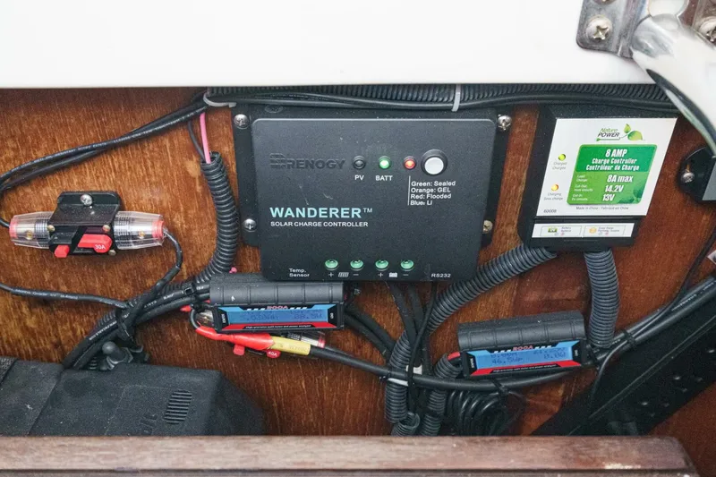 Slide: The Image of Hunter 37 1988 - 5604156