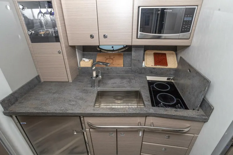 Slide: The Image of Formula 37 Performance Cruiser 2018 - 5601690