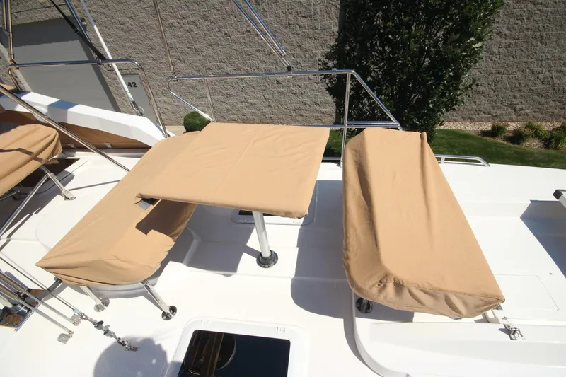 Slide: The Image of Ranger Tug R-31 Command Bridge LE 2020 - 5601345