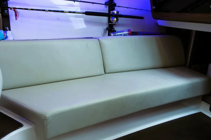 Slide: The Image of Boston Whaler 345 Conquest 2017 - 5601605