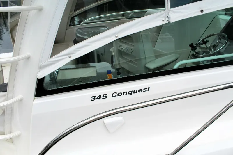 Slide: The Image of Boston Whaler 345 Conquest 2017 - 5601584