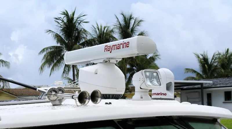 Slide: The Image of Boston Whaler 345 Conquest 2017 - 5601586