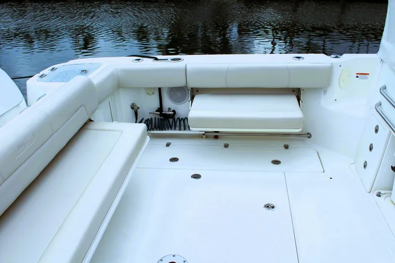 Slide: The Image of Boston Whaler 345 Conquest 2017 - 5601595