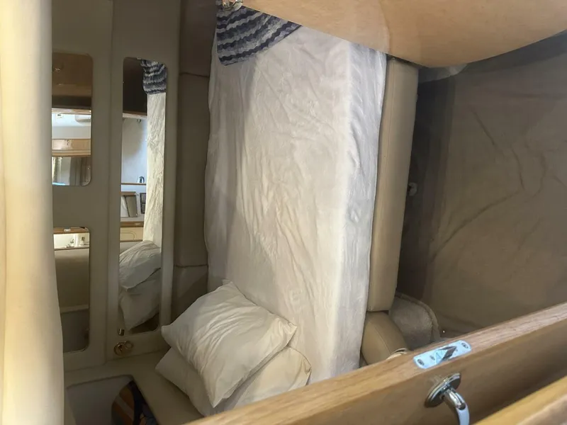 Slide: The Image of Sea Ray 450 Sundancer 1998 - 5601677