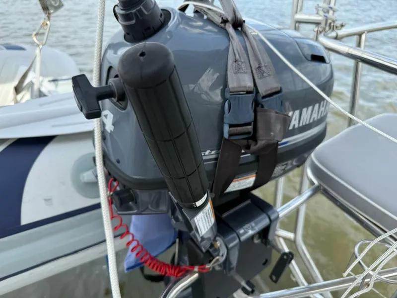 Slide: The Image of Catalina 425 2022 - 5602950