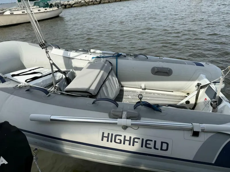 Slide: The Image of Catalina 425 2022 - 5602951