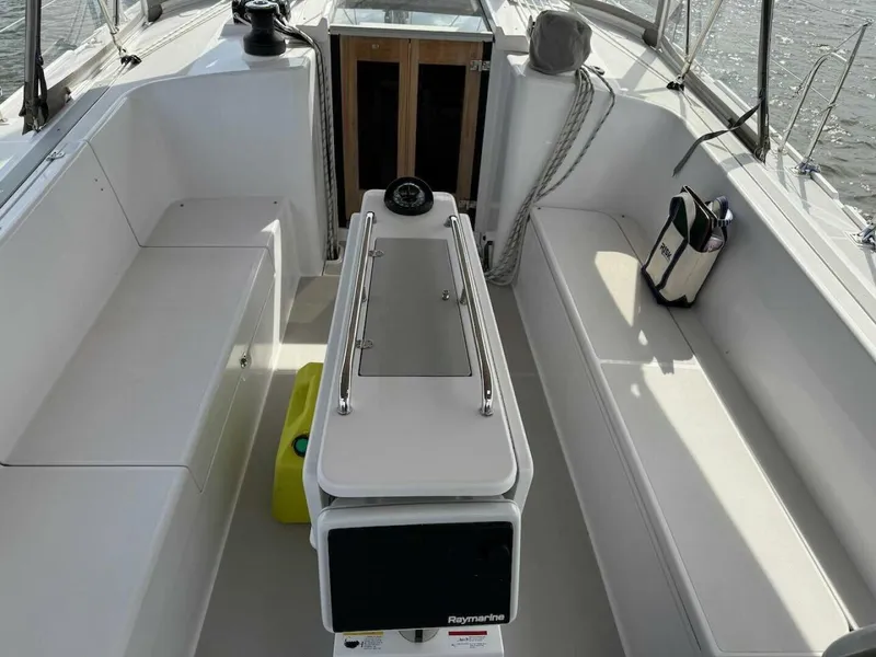 Slide: The Image of Catalina 425 2022 - 5602954