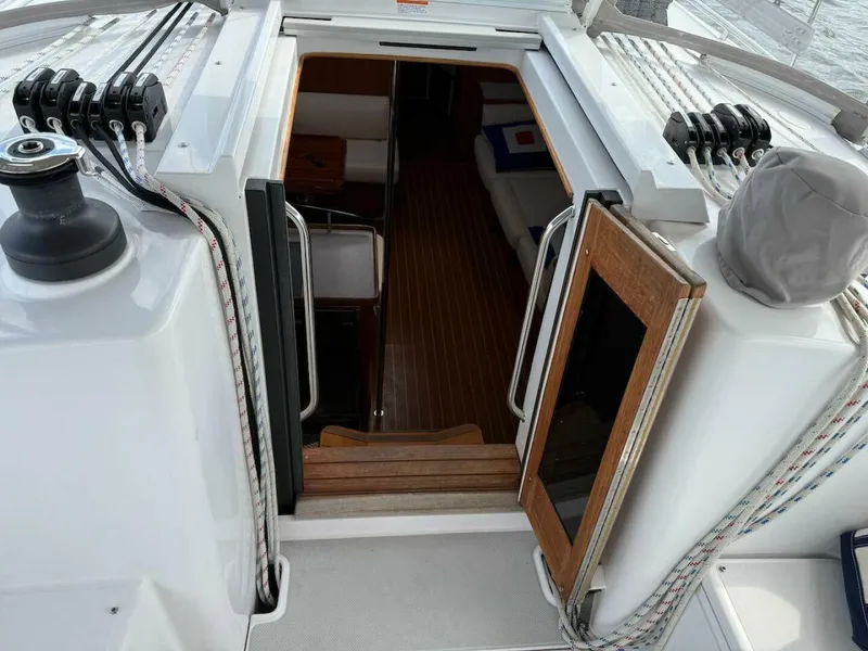 Slide: The Image of Catalina 425 2022 - 5602960