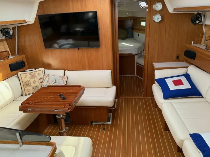 Slide: The Image of Catalina 425 2022 - 5602982