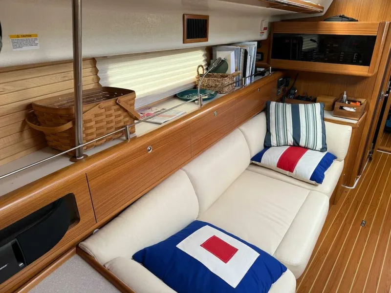 Slide: The Image of Catalina 425 2022 - 5602987