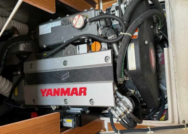 Slide: The Image of Catalina 425 2022 - 5602998