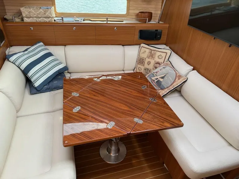 Slide: The Image of Catalina 425 2022 - 5603011