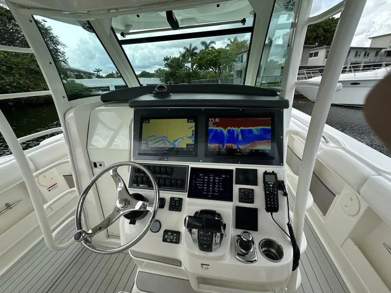 Slide: The Image of Boston Whaler 370 Outrage 2015 - 5634430