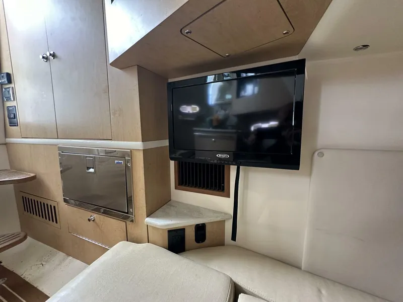 Slide: The Image of Boston Whaler 370 Outrage 2015 - 5648625