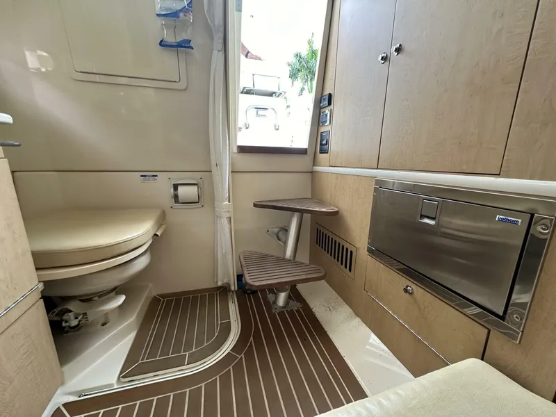 Slide: The Image of Boston Whaler 370 Outrage 2015 - 5648629