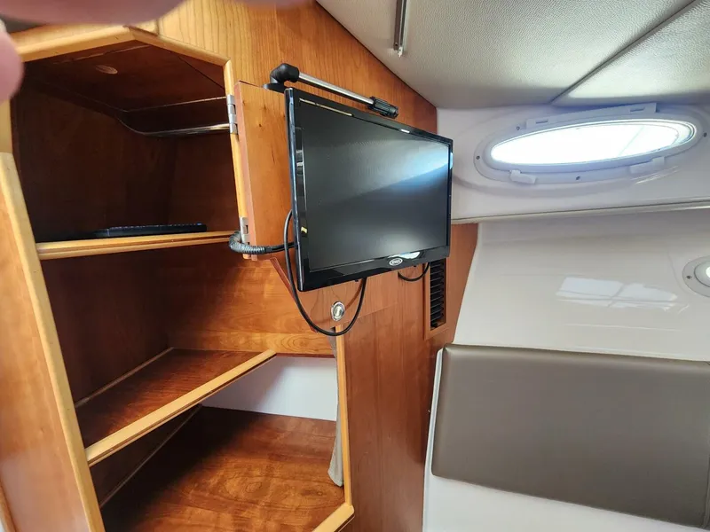 Slide: The Image of Imgi_18_2020 Cutwater C 32 Cb Power 9928658 20250829141220579 10 - 5603860