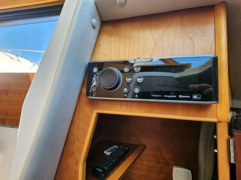 Slide: The Image of Imgi_21_2020 Cutwater C 32 Cb Power 9928658 20250829141220604 13 - 5603863