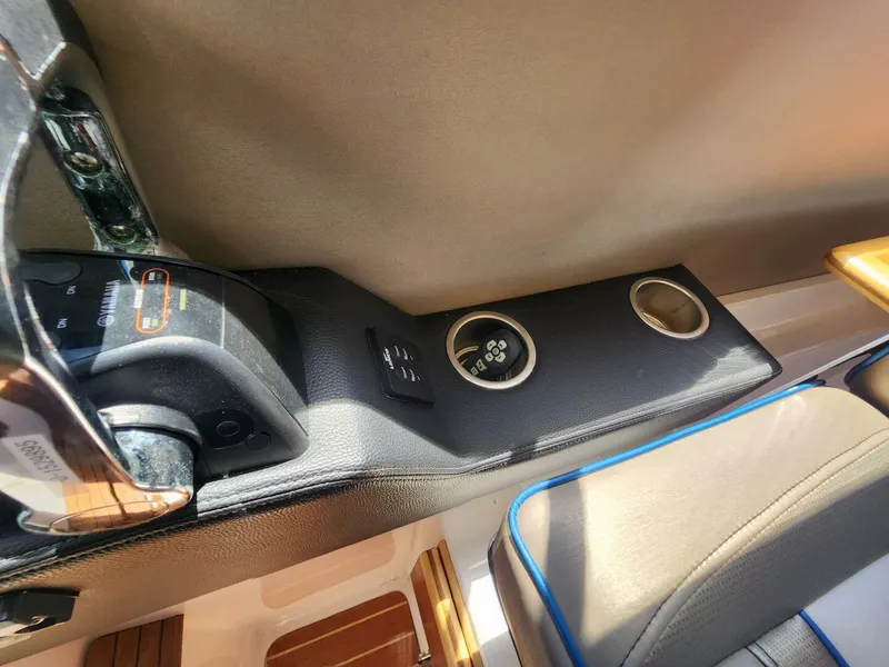 Slide: The Image of Imgi_27_2020 Cutwater C 32 Cb Power 9928658 20250829141220652 19 - 5603867