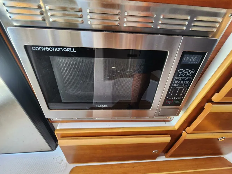 Slide: The Image of Imgi_30_2020 Cutwater C 32 Cb Power 9928658 20250829141220675 22 - 5603872