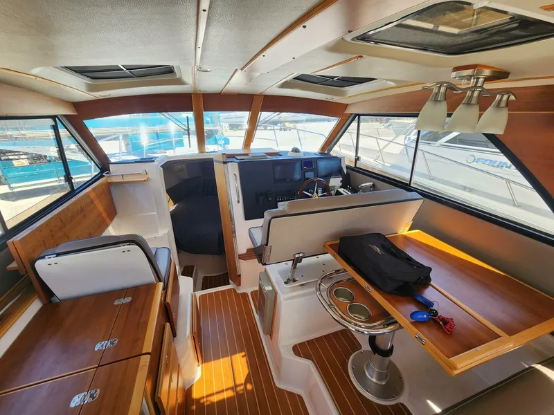 Slide: The Image of Imgi_14_2020 Cutwater C 32 Cb Power 9928658 20250829141220547 6 - 5603850