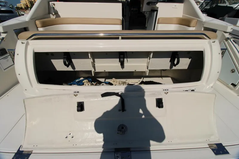 Slide: The Image of Regal 4260 Commodore 2002 - 5605039