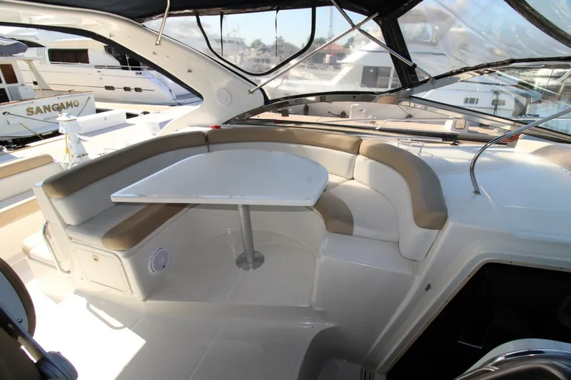 Slide: The Image of Regal 4260 Commodore 2002 - 5605041