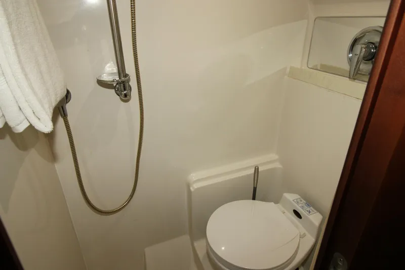 Slide: The Image of Regal 4260 Commodore 2002 - 5605049