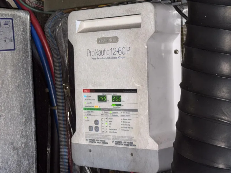 Slide: The Image of Regal 4260 Commodore 2002 - 5605073