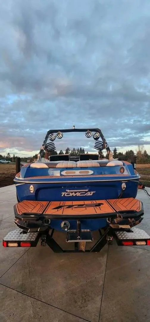 Slide: The Image of MB F21 2017 - 5608000