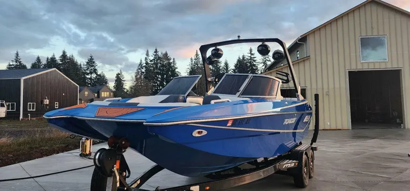 Slide: The Image of MB F21 2017 - 5605081