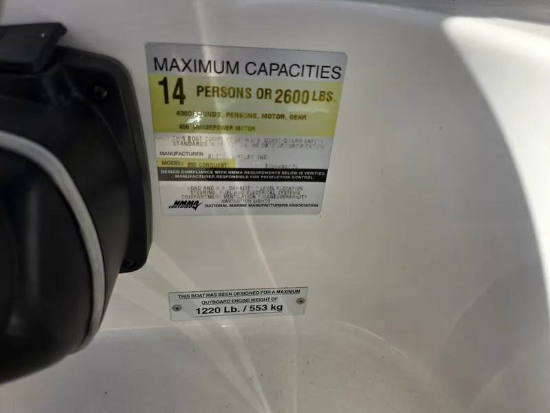 Slide: The Image of Boston Whaler 255 Conquest 2003 - 5605812